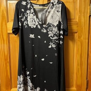 NWT Noracora woman’s dress